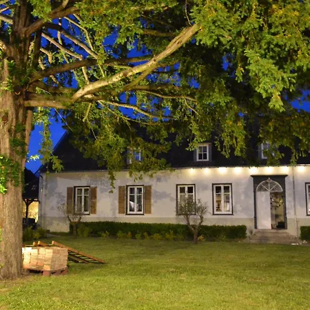 Dom wakacyjny Jusqu'a 24 Pers - Jacuzzi - Terrasses - Barbecue - Reunion De Famille Ou Seminaire *