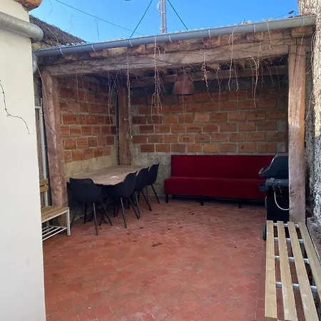 Dom wakacyjny Jusqu'a 24 Pers - Jacuzzi - Terrasses - Barbecue - Reunion De Famille Ou Seminaire Verton